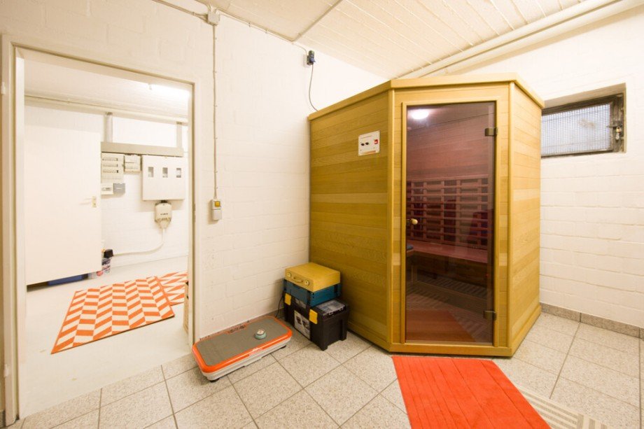 Keller und Rotlichkabine Reihenendhaus Hamburg