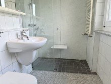 Duschbad EG Attraktives 5-Zimmer-Einfamilienhaus
mit Garten, Keller und ger�umiger Garagenhalle im Ortskern