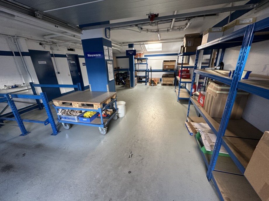 Gewerbefl�che EG Halle / Lager / Produktion Schenefeld
