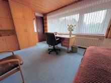 Zimmer 3 OG Gro�z�giges Architekten - EFH 
mit 6 Zimmern und gro�em Garten 
sowie weiterem Bauplatz