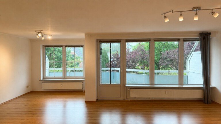 Wohnzimmer Pinneberg Etagenwohnung Helle 2-Zimmer-Wohnung mit sonnigem Balkon