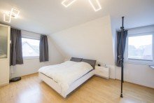 Schlafzimmer Neuwertiges & energetisches
6-Zimmer-Architektenhaus 
mit zwei Winterg�rten 
und exkl. Carport-Anlage
in Appen bei Pinneberg