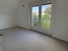 Zimmer Attraktives 5-Zimmer-Einfamilienhaus
mit Garten, Keller und ger�umiger Garagenhalle im Ortskern