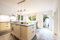 Bild (2fb74f626c978d98d07cde5b37c87696): F�r die gro�e Familie:Energieeffizientes 7 Zimmer Einfamilienhaus mit gro�em Grundst�ck