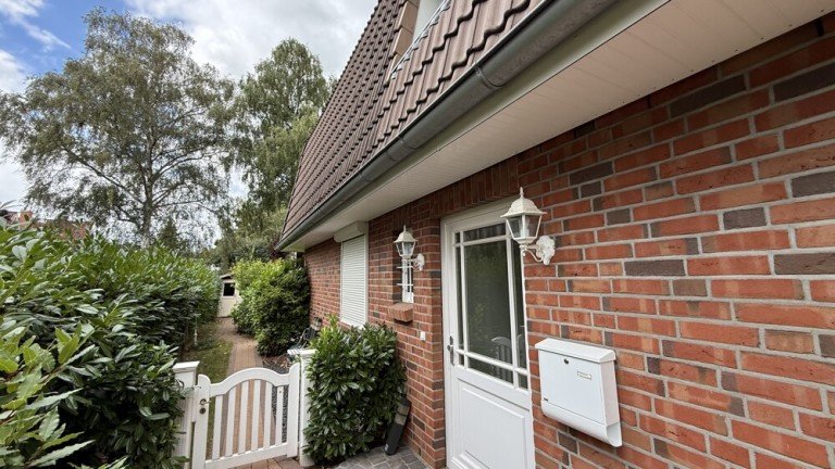 Eingang Schenefeld Reihenendhaus Reihenendhaus mit vier Zimmern, moderner K�che und eigenem Garten in Schenefeld Dorf