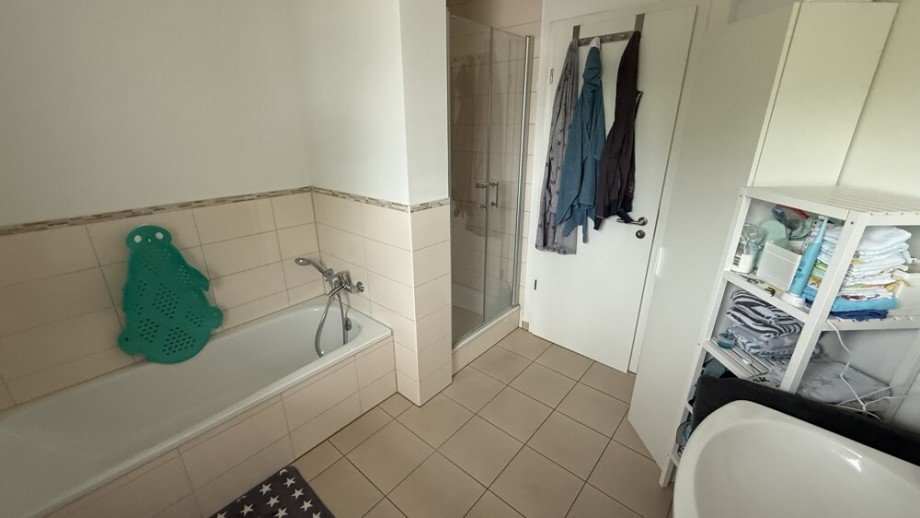 Wanne + Dusche Doppelhaush�lfte Pinneberg / Thesdorf