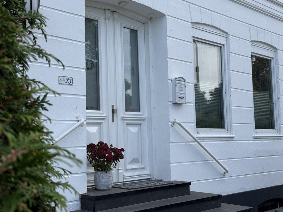 Hauseingang Hauptwohnung Mehrfamilienhaus Haseldorf / Altendeich