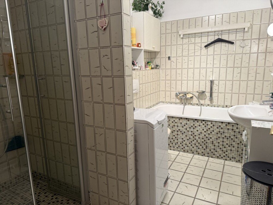 Bad mit Wanne und Dusche Erdgeschosswohnung Schenefeld