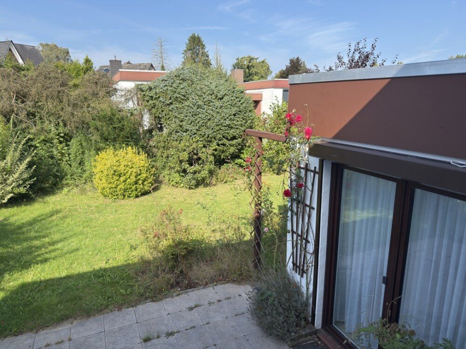 Blick in Garten Bungalow Schenefeld