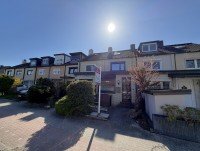 Bild (5b3e819683d414fb637d53f9816238b1): Ansprechendes Reihenhaus in Schenefeld mit Vollkeller und zwei B�dern