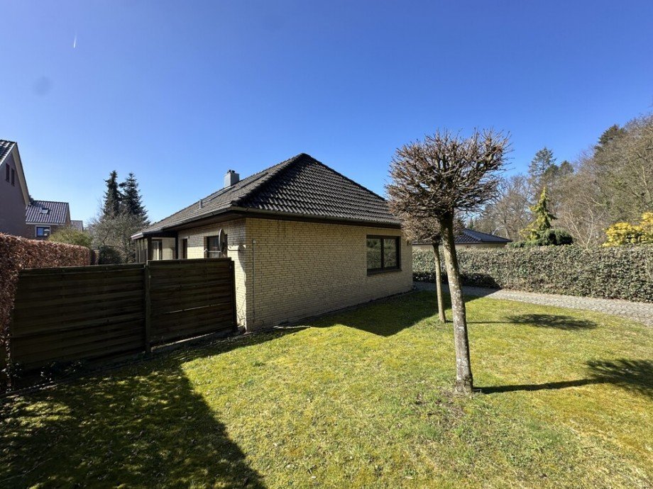 vordere Hausansicht Einfamilienhaus Halstenbek