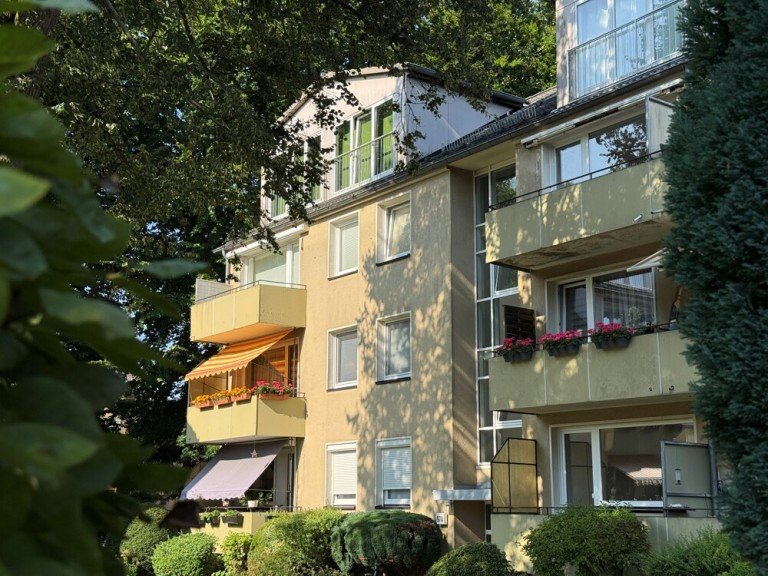 Ansicht Wedel Etagenwohnung Ger�umige und helle 4-Zimmer-Wohnungim Elbvorort Wedel