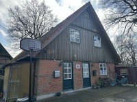 Bild (65c5d94eef5e552bc6111ea630fac454): Individuelle 2,5 Zimmer ETW mit Kamin und Saunaim Zweifamilienhaus