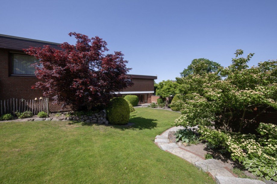 Seitlicher Garten Einfamilienhaus Elmshorn