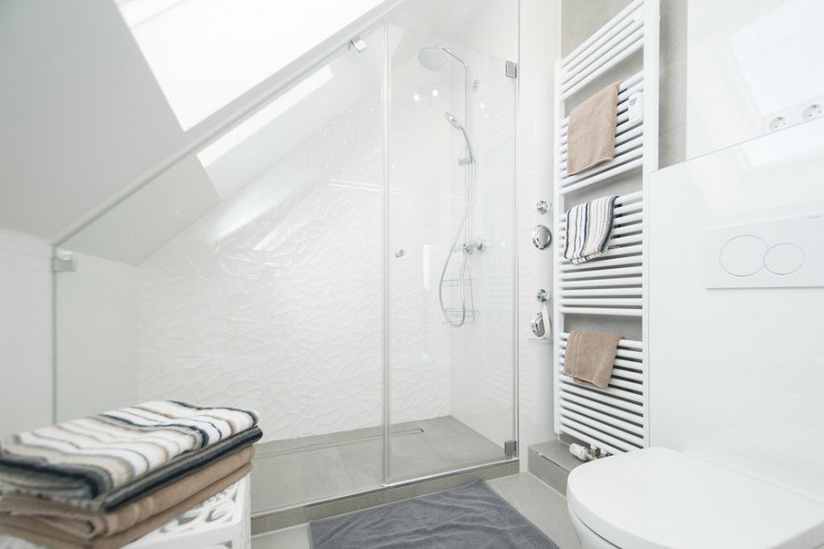 Bad Dachgeschosswohnung Halstenbek