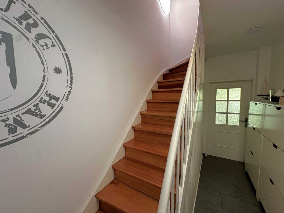 Treppe und Flur Reihenmittelhaus Schenefeld