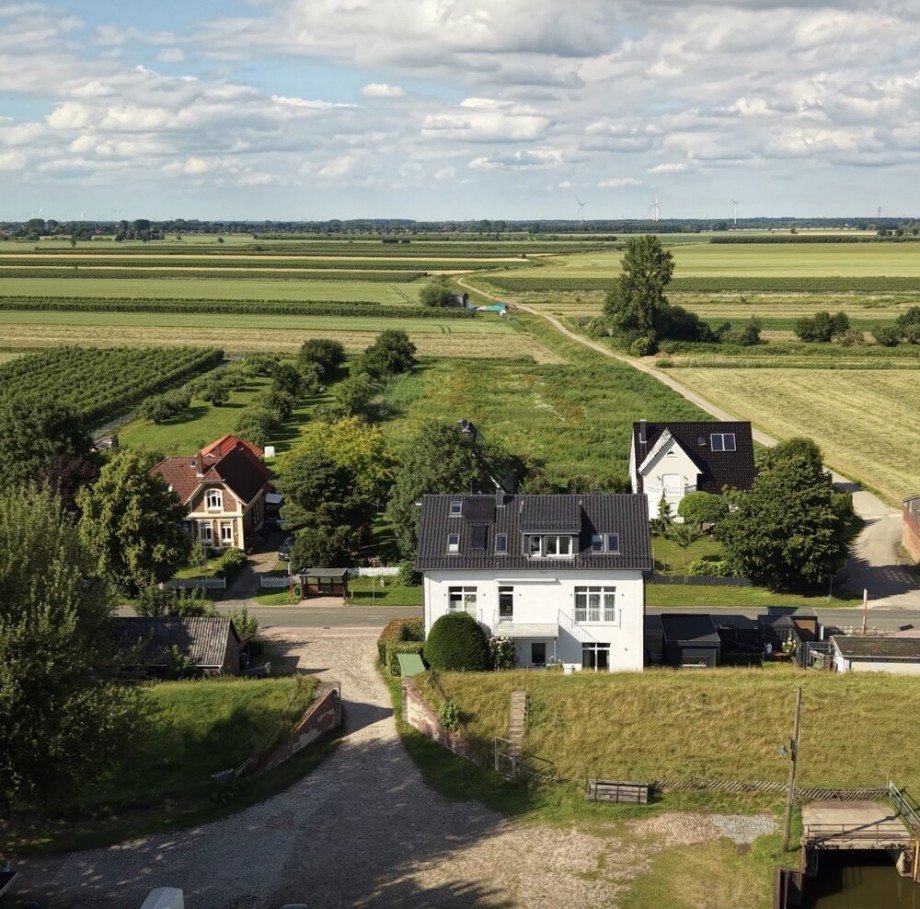 Luftansicht Mehrfamilienhaus Haseldorf / Altendeich