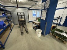 Gewerbefl�che EG - Tor Hoch rentabel !
Vermietete Wohn- und Gewerbeimmobilie
in Schenefeld