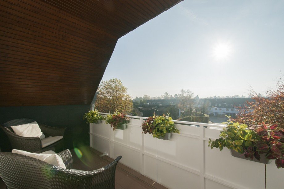 Sonnige Loggia Dachgeschosswohnung Halstenbek