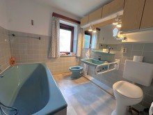 Bad OG Gro�z�giges Architekten - EFH 
mit 6 Zimmern und gro�em Garten 
sowie weiterem Bauplatz