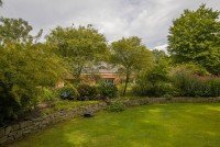 Bild (bba5b89c8d658975035ecff4f95464e1): Architektenvilla und 5.339m�g�rtnerisch angelegter Parkin bevorzugter Wohnlage