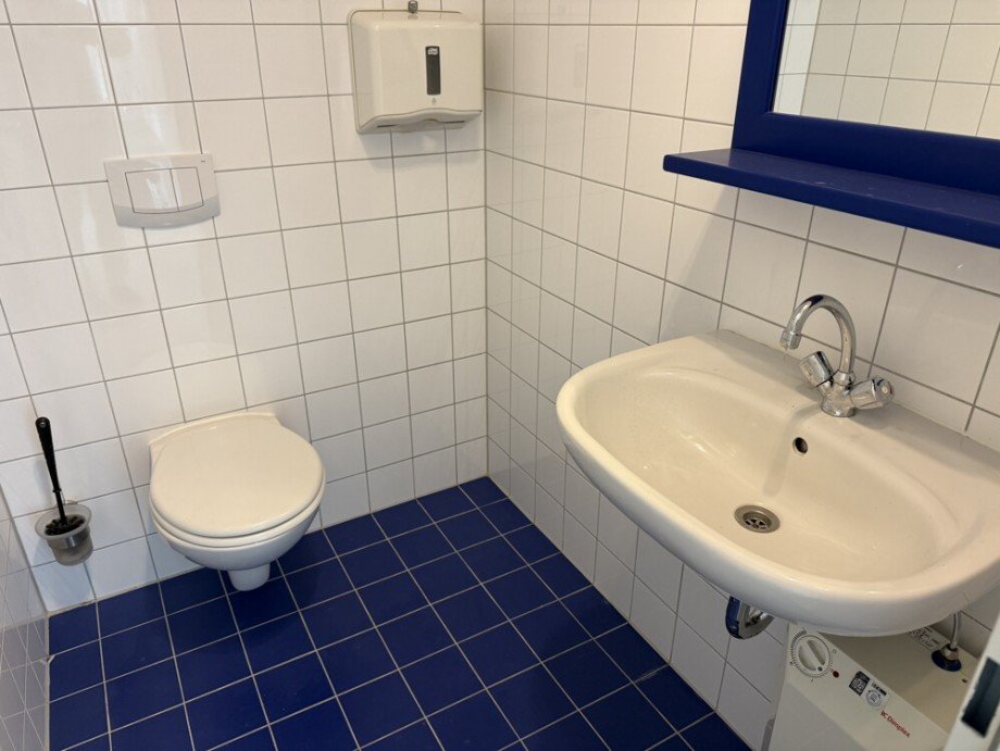 WC B�rohaus Schenefeld