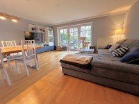 Bild (d95da241ef3c2b1ca27fd28f3ffd721f): Vermietete 3-Zimmer-Wohnung mit Blick auf Reetdachhausmitten im alten Dorfkern von Schenefeld