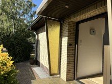 Hauseingang Klassisches Walmdach-Einfamilienhaus mit sonnigem Grundst�ck in Lurup