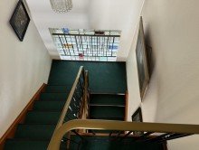 Treppe Klassisches Walmdach-Einfamilienhaus mit sonnigem Grundst�ck in Lurup
