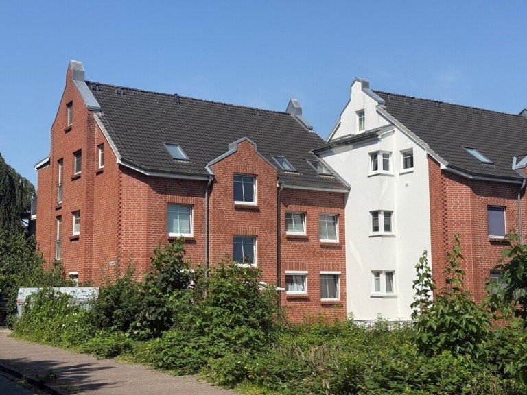 Hausansicht Schenefeld Etagenwohnung Neuwertige 3-Zimmerwohnung am Stadtzentrum