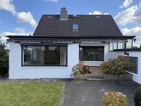 Bild (f450ba725149284c45ba1a8ff5ab6e33): Attraktives 5-Zimmer-Einfamilienhausmit Garten, Keller und ger�umiger Garagenhalle im Ortskern