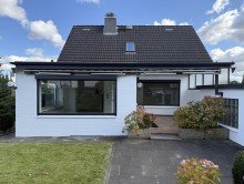 Ansicht hinten Attraktives 5-Zimmer-Einfamilienhaus
mit Garten, Keller und ger�umiger Garagenhalle im Ortskern