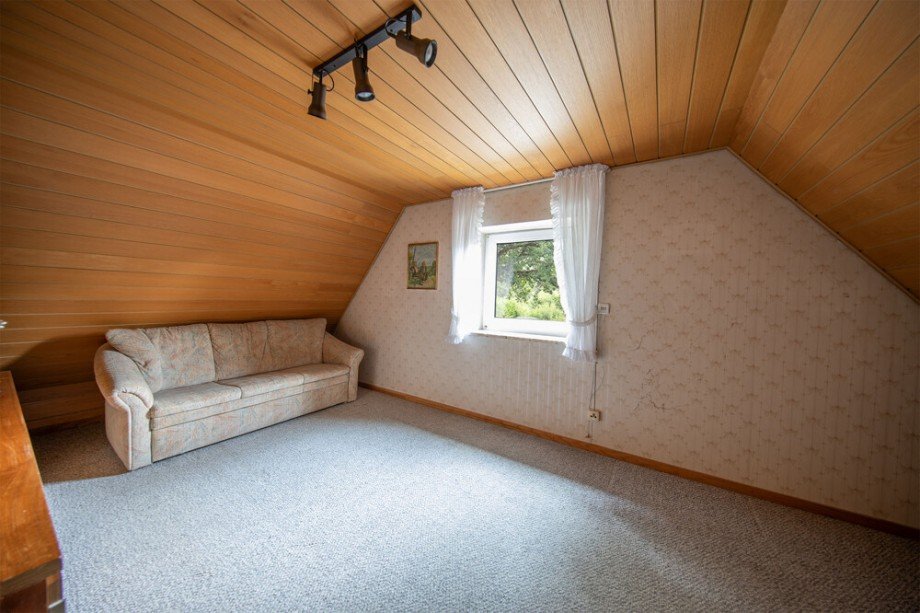 Zimmer 2 DG Einfamilienhaus Hamburg