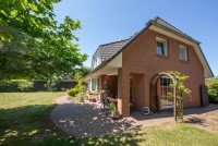 Bild (fe171c4fb1084c82b7a8bf2310697db8): Attraktives 3,5 Zimmer-Einfamilienhaus mit Vollkeller und sch�nem Garten in Lutzhorn