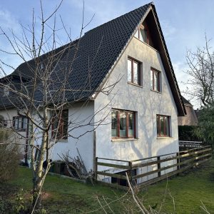 Teilmodernisiertes 8 Zimmer-Einfamilienhaus in Schenefeld