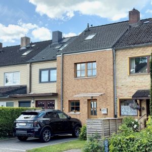 Modernes Reihenhaus mit Wintergarten im Herzen von Schenefeld