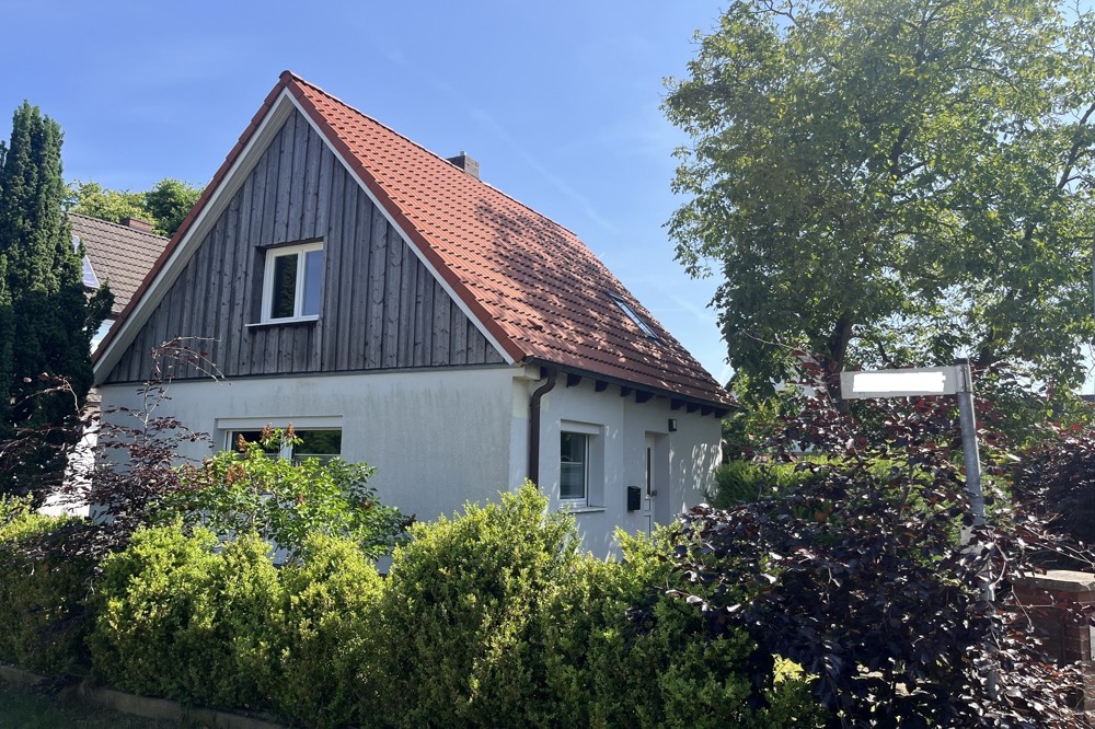 Charmant modernisiertes 2-Zimmer Einfamilienhaus auf einem Erbpachtgrundstück