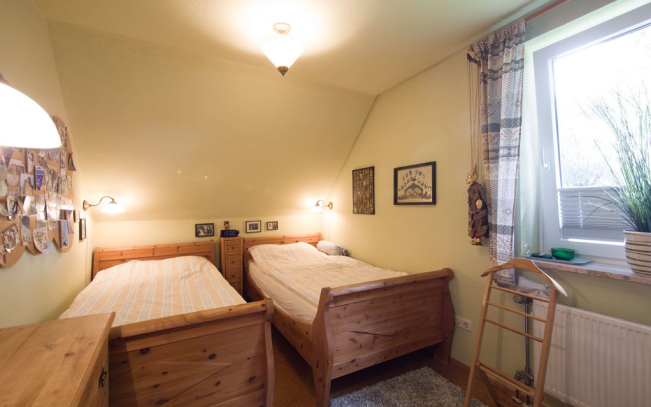 Zimmer 2 OG