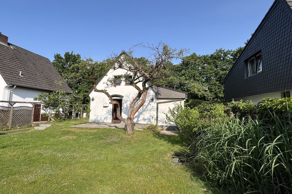 Kleines 2-Zimmer Einfamilienhaus mit Modernisierungsbedarf in ruhiger Lage von Sülldorf
