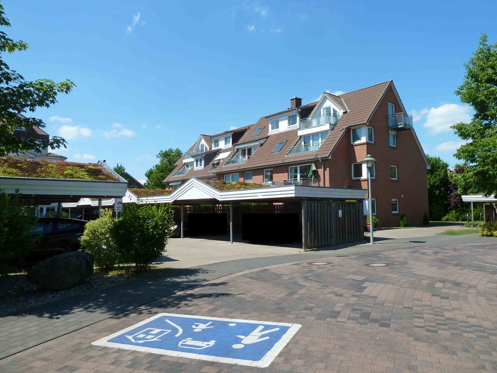 Helle und ruhige 2,5 – Zimmer-Wohnung mit sonnigem Balkon