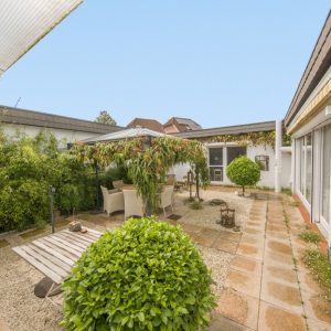Modernisierter und sonniger 4 Zimmer-Atrium-Bungalow mit Garage am Forst Klövensteen