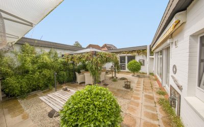 Modernisierter und sonniger 4 Zimmer-Atrium-Bungalow mit Garage am Forst Klövensteen