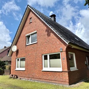 Familiengerechtes 5 1/2-Zimmer-Einfamilienhaus mit schönem Garten mitten im alten Dorfkern