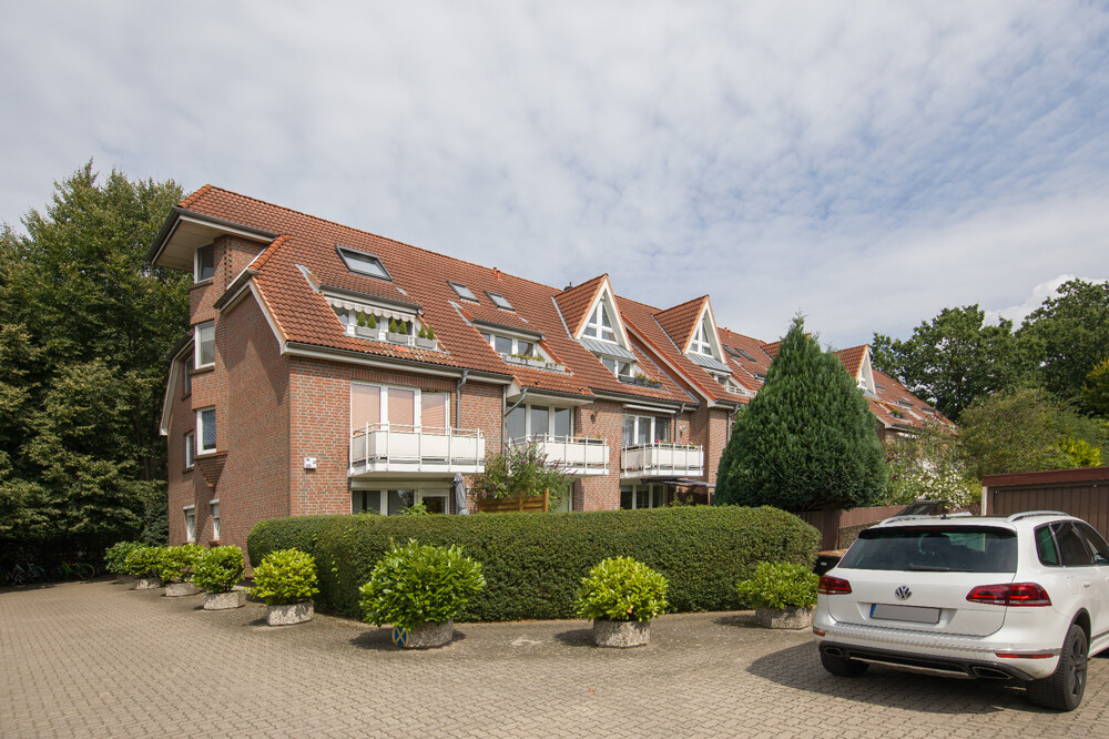 Stylische 2,5-Zimmer-Maisonette- Wohnung mit eigener Garage an der Hamburger Stadtgrenze