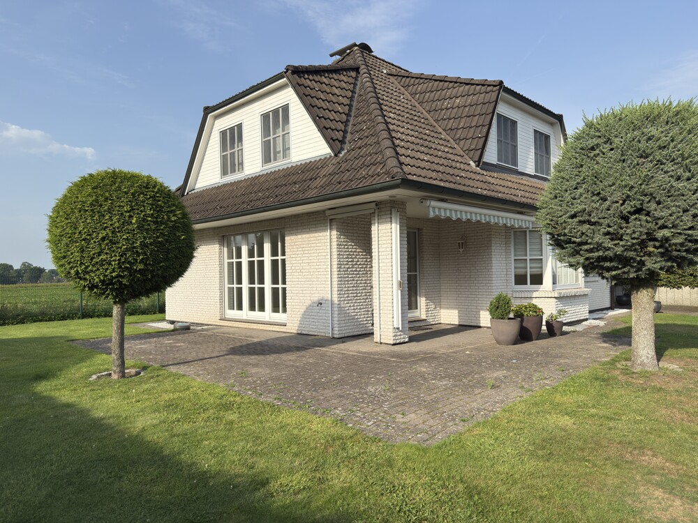 Repräsentatives 4 Zimmer – Landhaus mit wohnlichem Vollkeller in exponierter Feldrandlage von Schenefeld