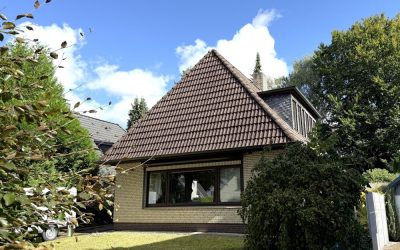 Klassisches Walmdach-Einfamilienhaus mit sonnigem Grundstück in Lurup