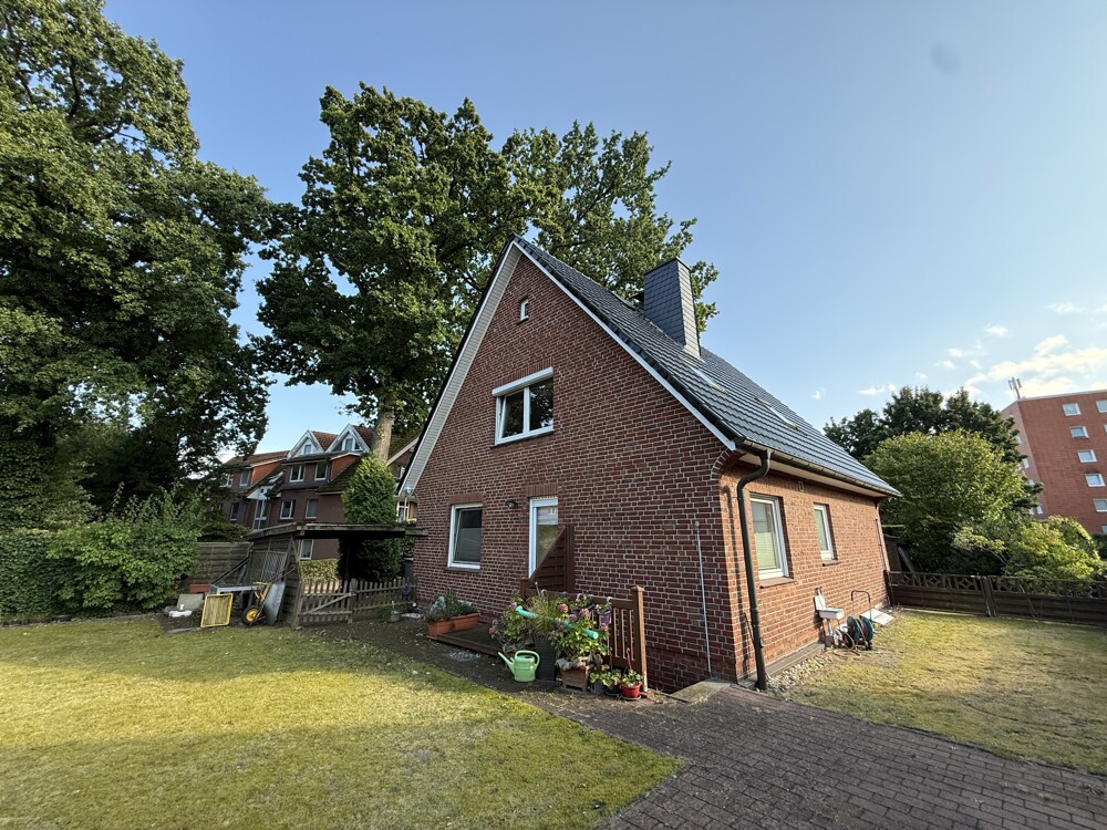 Familiengerechtes 5 1/2-Zimmer-Einfamilienhaus mit schönem Garten mitten im alten Dorfkern