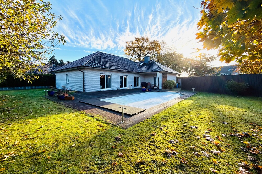 Attraktives und modernes 5-Zimmer Einfamilienhaus in Appen-Etz mit Pool und Doppelcarport Attraktives und modernes 5-Zimmer Einfamilienhaus in Appen-Etz mit Pool und Doppelcarport