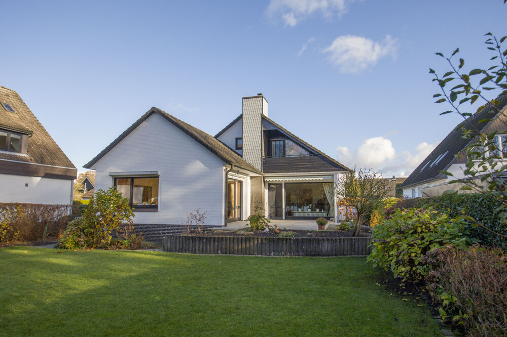 Am Forst Klövensteen Weißes 6-Zimmer-Einfamilienhaus mit Vollkeller und S/W-Garten im Ortsteil Waldenau Am Forst Klövensteen Weißes 6-Zimmer-Einfamilienhaus mit Vollkeller und S/W-Garten im Ortsteil Waldenau