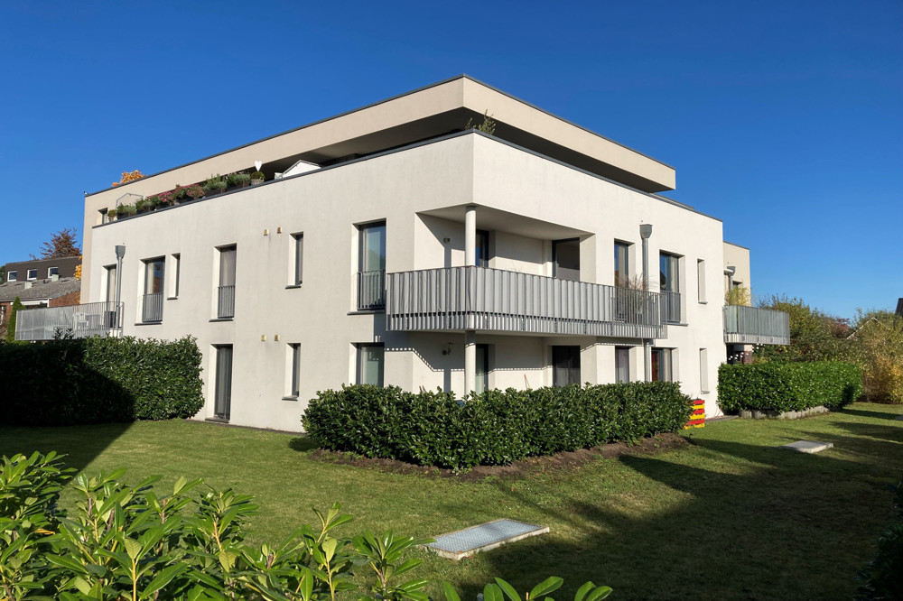 Moderne 3-Zimmer-Erdgeschosswohnung mit Terrasse und zwei Bädern
